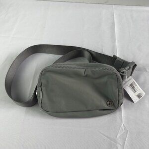 NWT Lululemon Everywhere Belt Bag Gray 1L